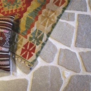 Ardezie poligonala Kavala – Antique (1 mp = 10-15 buc)