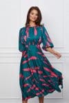 Rochie Dy Fashion verde din satin cu imprimeu fucsia si pliuri la bust