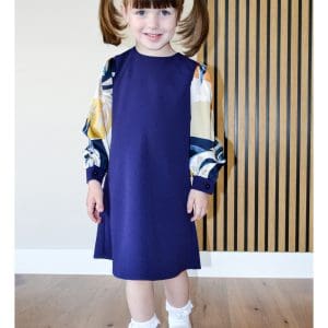 Rochita pentru fetite Dy Fashion bleumarin cu imprimeuri pe maneci