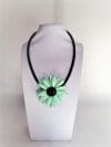 Colier Dama, Pandantiv Forma de Floare, cu Sidef Verde