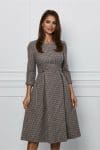 Rochie Dy Fashion gri cu carouri maro si nasturi in talie