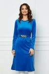 Rochie Larisa albastra cu accesoriu metalic in talie