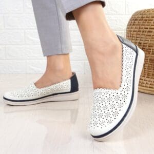 Pantofi albi usori Minoda