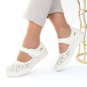 Pantofi bej cu perforatii Nalani