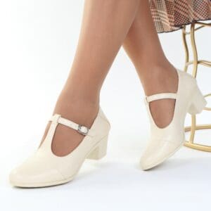 Pantofi bej cu toc Eloria